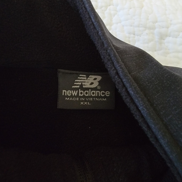 MEN'S New Balance Jacket - Picture 5 of 6